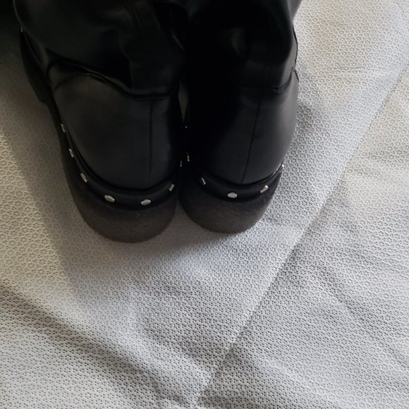 Over-The-Knee Leather Boots - Picture 6 of 16